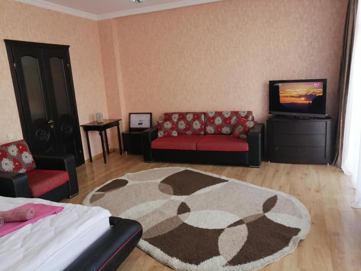 Apartments In The Historical Center Of Batumi, Near The Seaside Park Exterior photo